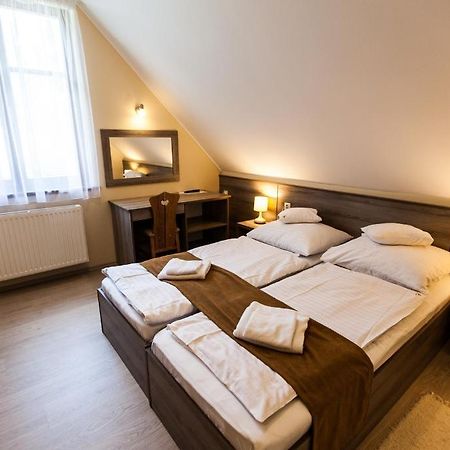 Piroska Csarda Es Panzio Bed & Breakfast Siofok Dış mekan fotoğraf