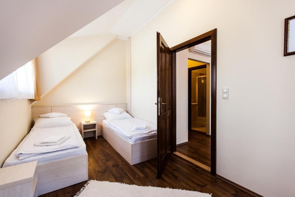 Piroska Csarda Es Panzio Bed & Breakfast Siofok Dış mekan fotoğraf