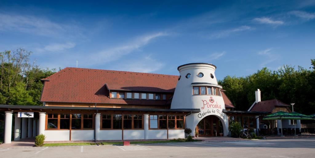 Piroska Csarda Es Panzio Bed & Breakfast Siofok Dış mekan fotoğraf